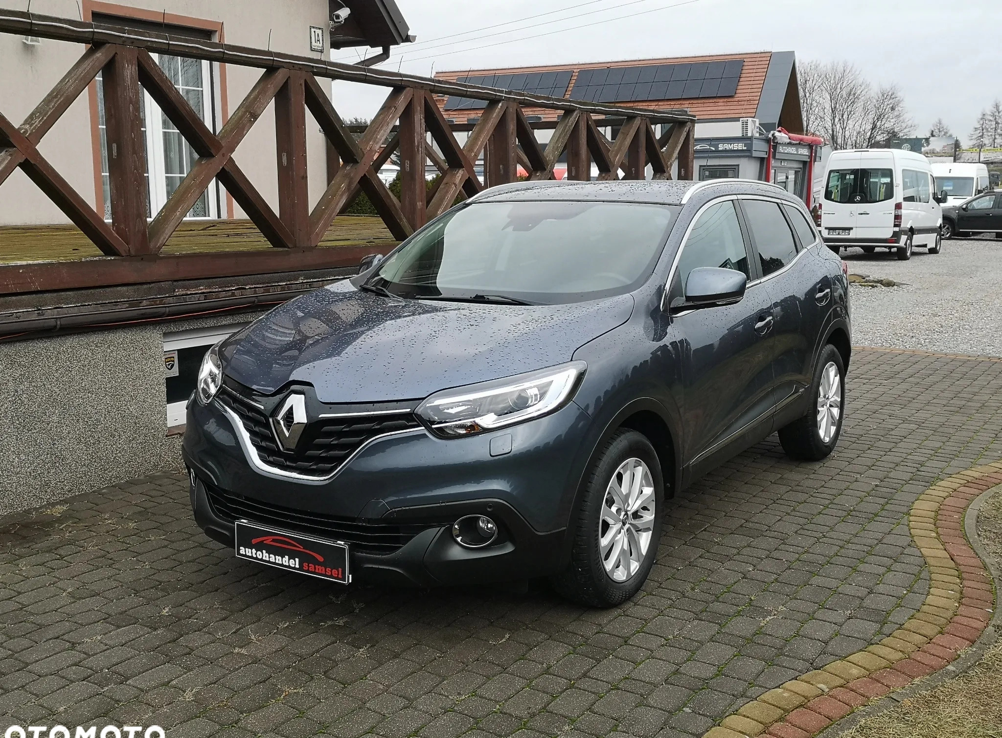 Renault Kadjar cena 63900 przebieg: 98576, rok produkcji 2018 z Kamieńsk małe 137